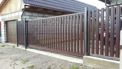 Откатные ворота из Евроштакетника Откатные ворота из Евроштакетника