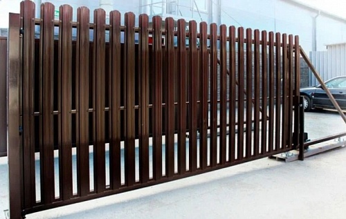 Откатные ворота из Евроштакетника Откатные ворота из Евроштакетника