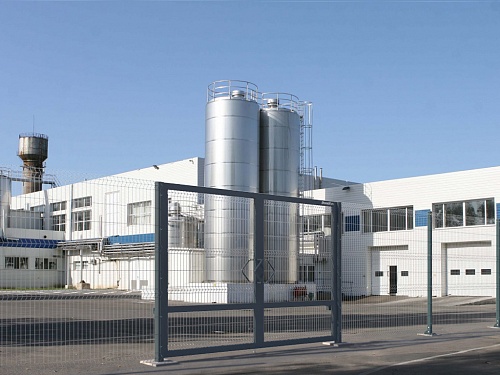 Распашные ворота со стальной рамой и с заполнением сварной сеткой Распашные ворота со стальной рамой и с заполнением сварной сеткой